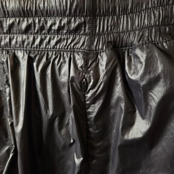 New Rare LULULEMON Hotty Hot High Rise Shorts 4" Black Matte Sheen Lined 6 - Picture 9 of 12